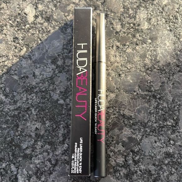 Huda Beauty Quick ‘N Easy Liquid Precision Eye Liner Very Vanta (Extreme Black) - Picture 8 of 9